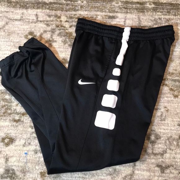 sweat nike therma